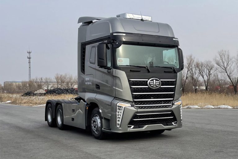 FAW J7 Tractor Truck Model